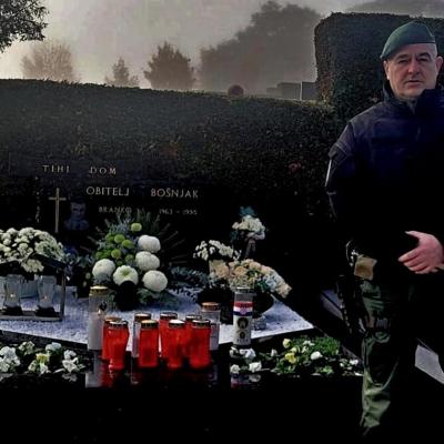 Obilazak groblja poginulih i umrlih pripadnika SJP Alfa